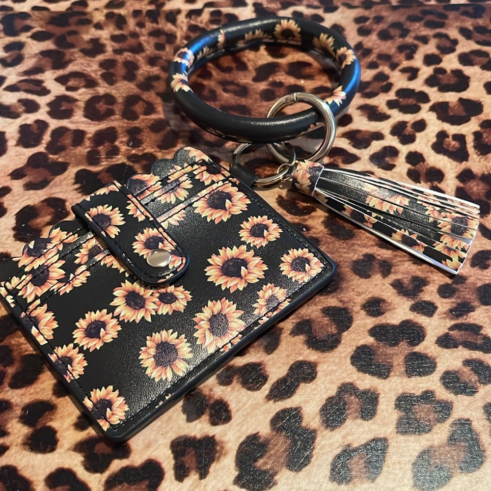 Bangle Wristlet Wallet in Sunflower Print 🖤🌻 w/ Tassel, Key Ring, ID Window